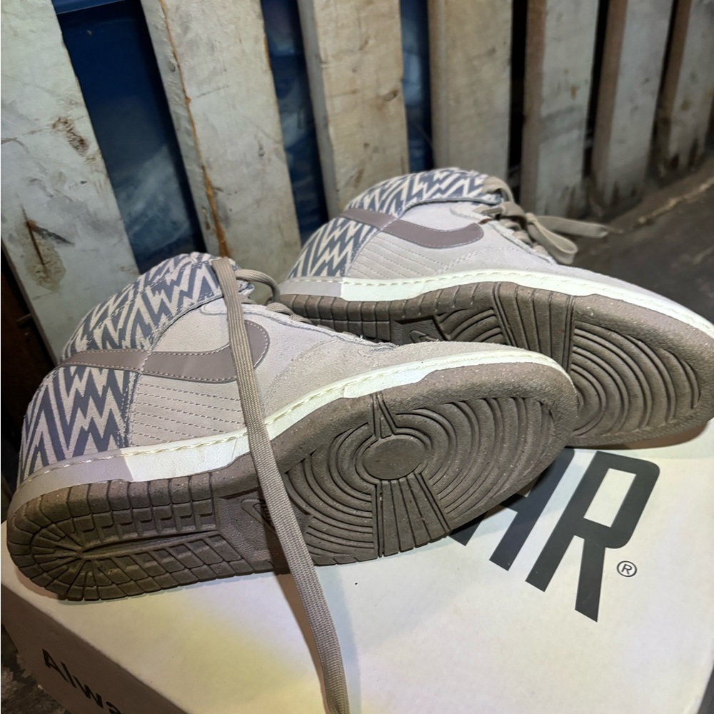 Nike High Top Athletic Shoes in Light Grey and Cream - Picture 3 of 6